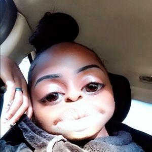 Meet your Posher, Kira